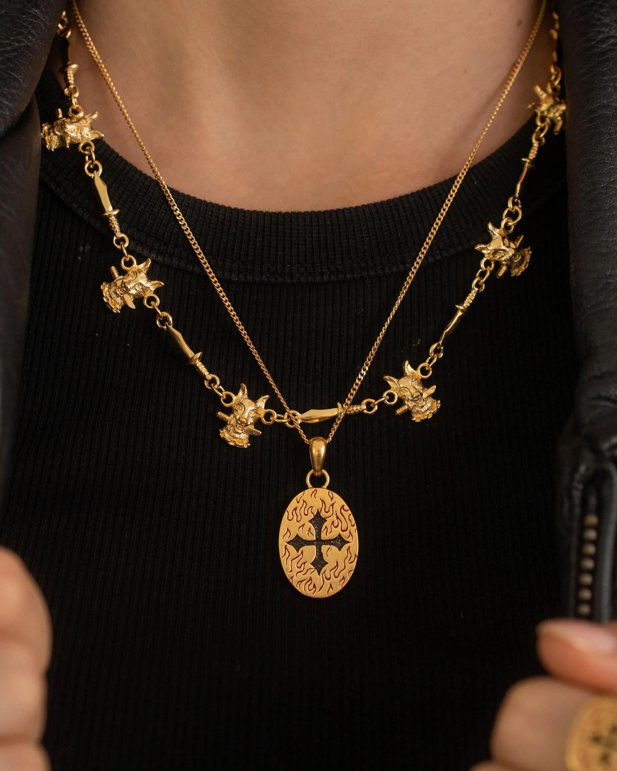 UNTOLD TRUTH / CROSS FIRE CHAIN
