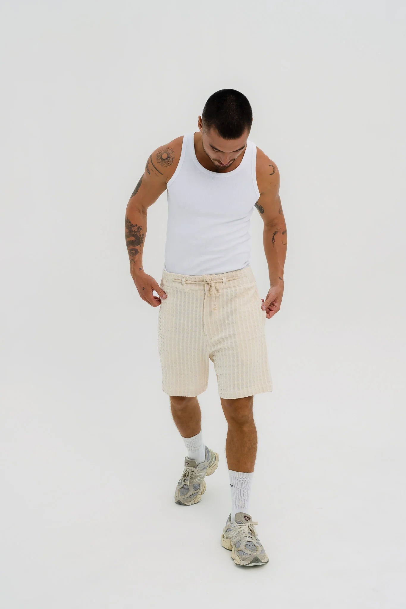 TWILM / EMBOSSED TAILORED SHORTS