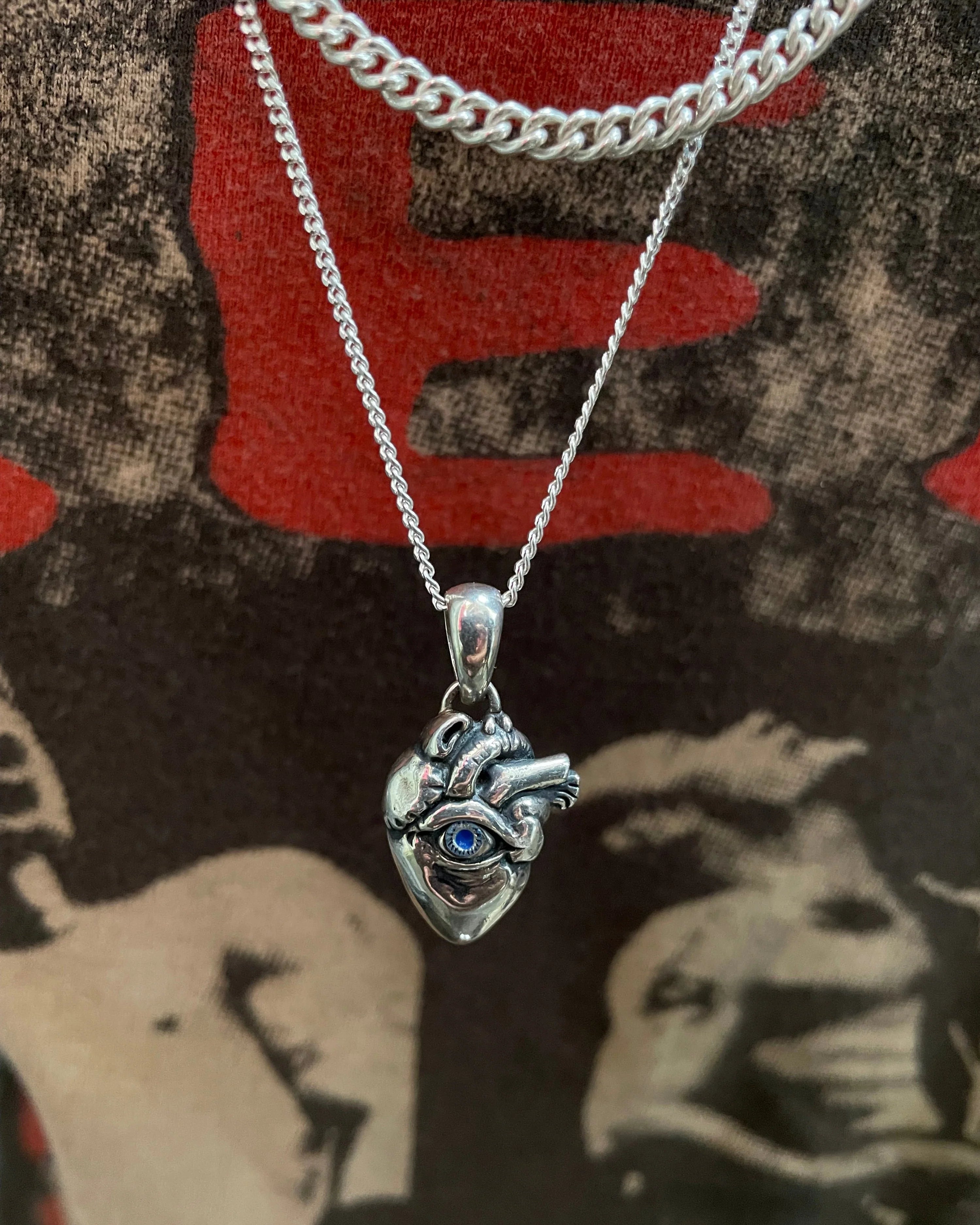 UNTOLD TRUTH / EYE HEART PENDANT