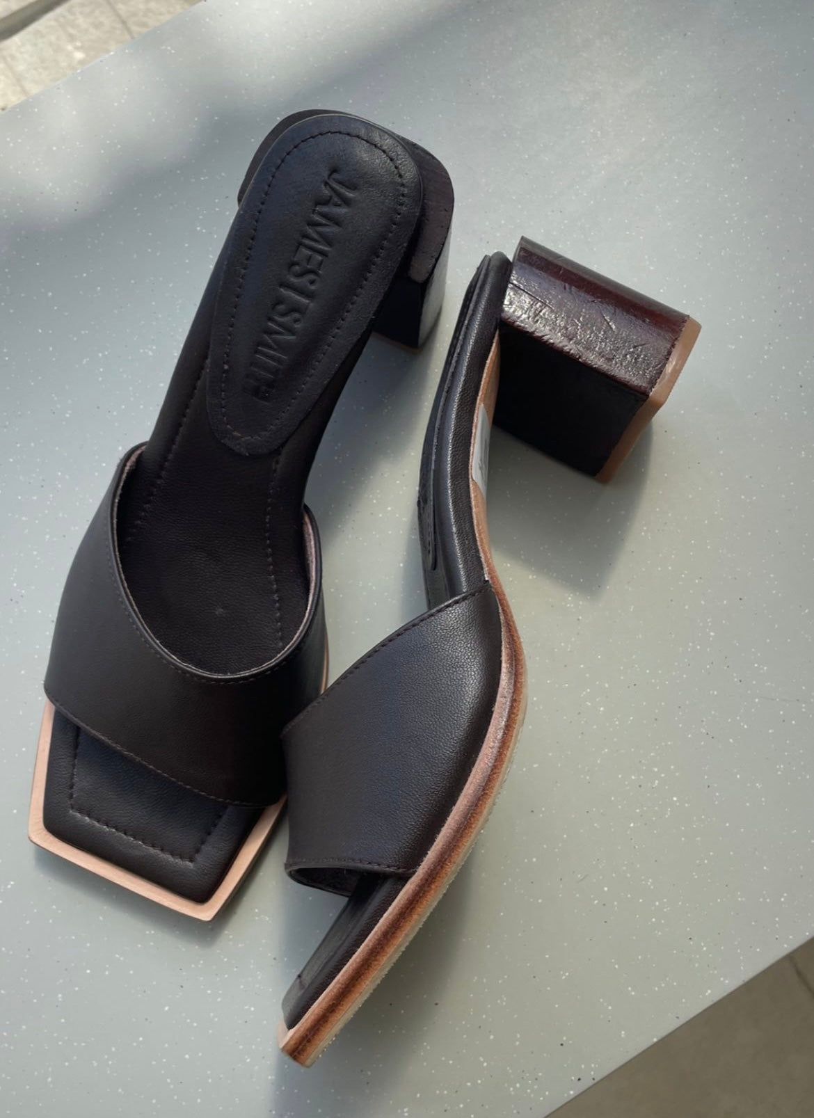 JAMES SMITH / BELLAGIO SANDAL