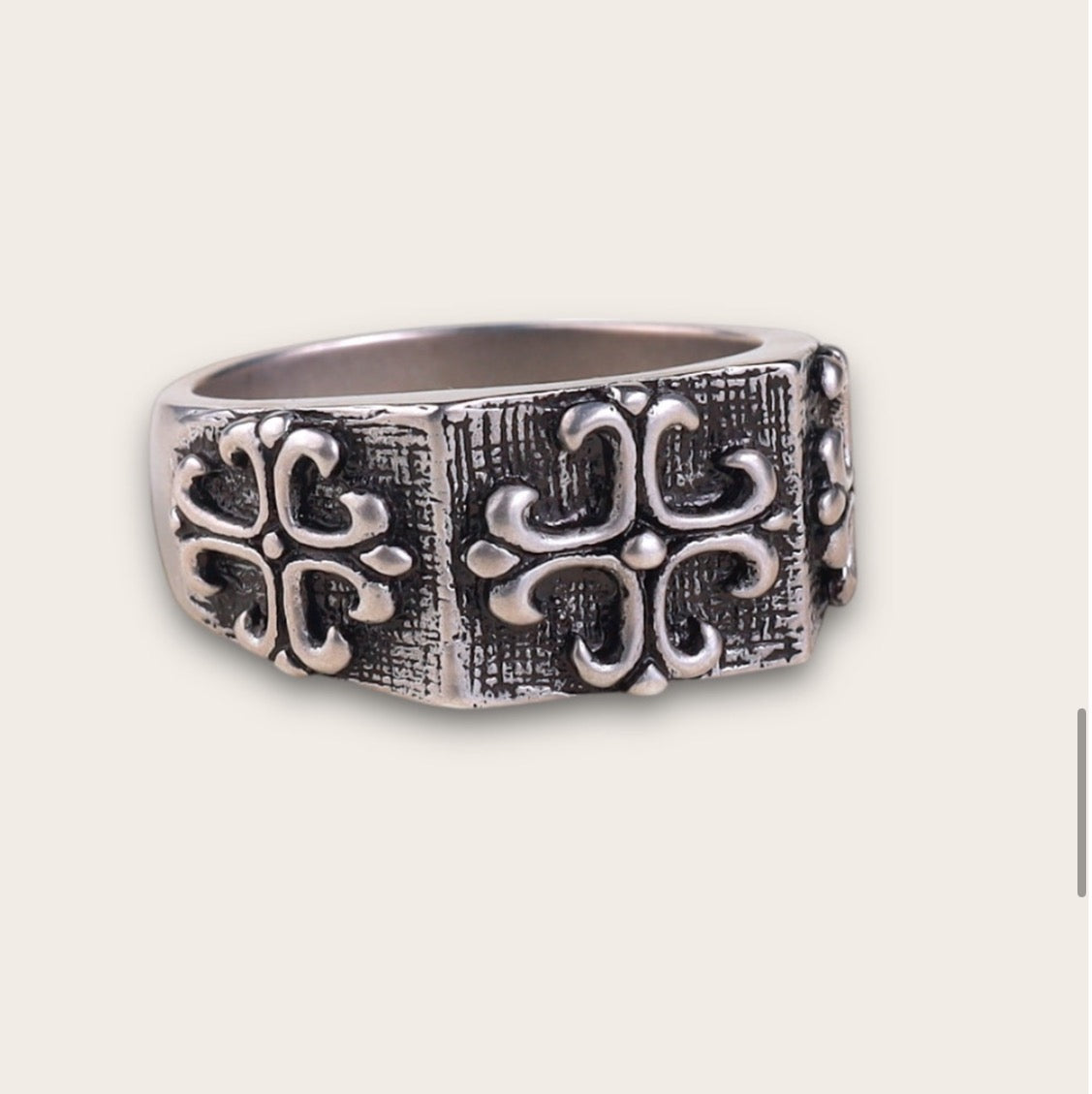UNTOLD TRUTH / VINTAGE CROSS RING