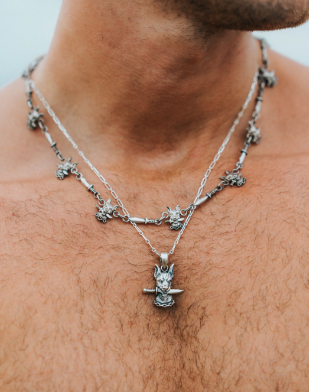 UNTOLD TRUTH / DOG AND DAGGER CHAIN